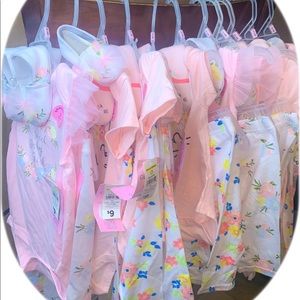 BABY ONESIE SET  BRAND W/T